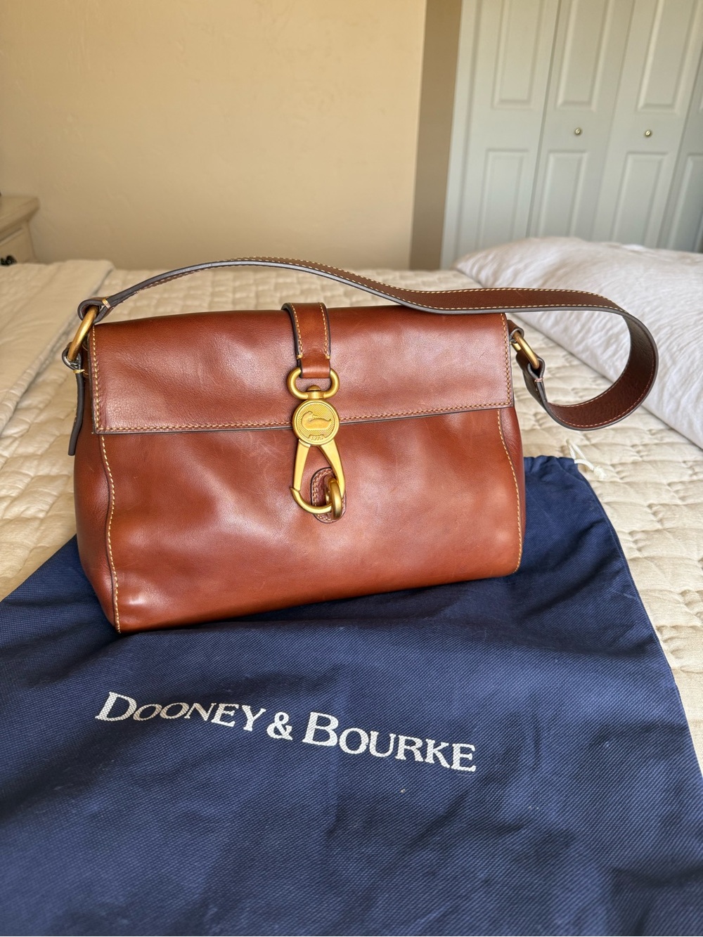 Dooney and Bourke Florentine Hobo Libby style EUC